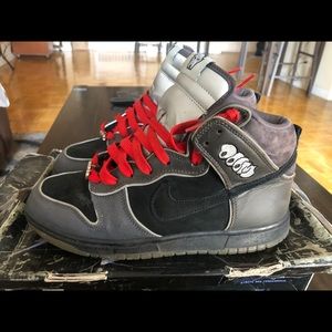NIKE SB DOOMS